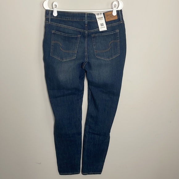 Maternity Signature Levi Strauss Maternity Jeans- Skinny- Dark Wash- Large - Picture 4 of 16